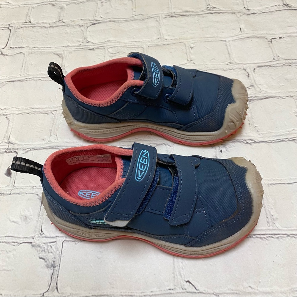Keen Hiking Sneakers